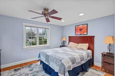 Bedroom - 80 Oak Knoll Rd, Waretown, NJ 08758 photo 2 of 7