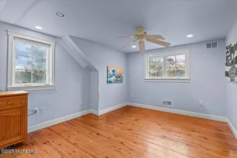 Bedroom - 80 Oak Knoll Rd, Waretown, NJ 08758 photo 3 of 7