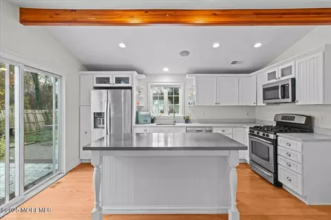 Kitchen - 80 Oak Knoll Rd, Waretown, NJ 08758 photo 1 of 10