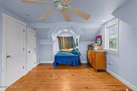 Bedroom - 80 Oak Knoll Rd, Waretown, NJ 08758 photo 4 of 7