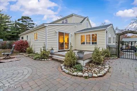 Exterior - 80 Oak Knoll Rd, Waretown, NJ 08758 photo 6 of 10