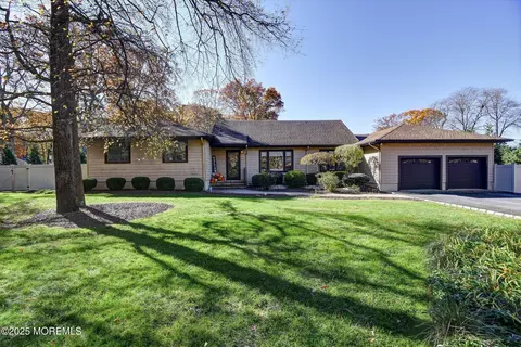 2 Lyndon Ln, Howell, NJ 07731