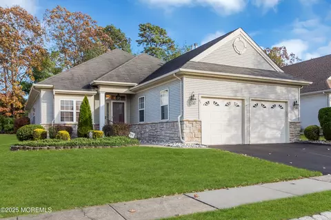 60 Eleanor Rd, Manchester, NJ 08759