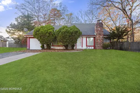 1226 Hermosa Dr, Lakewood, NJ 08701