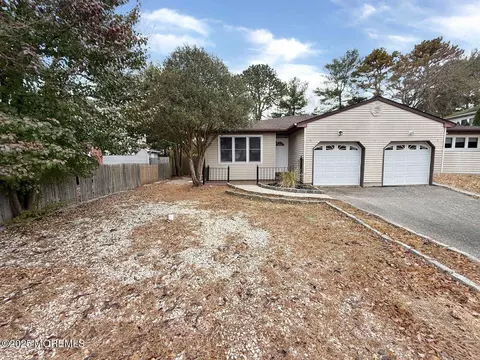 12 Opal Ct # A, Barnegat, NJ 08005