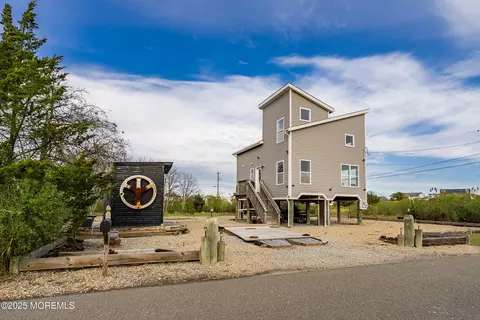 54 Beach Ave, Bayville, NJ 08721