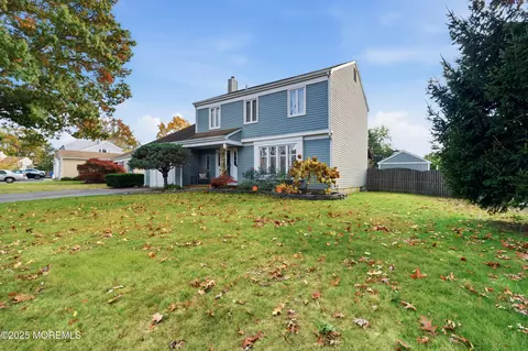 1407 Weeping Willow Ct, Toms River, NJ 08753