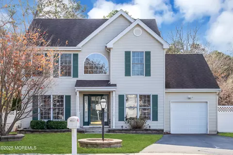 109 Hollow Oak Ln, Manahawkin, NJ 08050