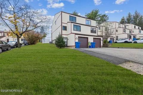 54 Ellen Heath Dr #54, Matawan, NJ 07747