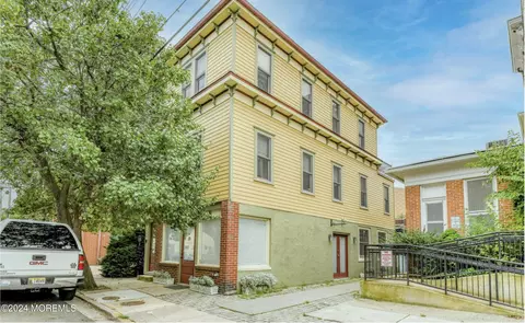 54 Olin St, Ocean Grove, NJ 07756