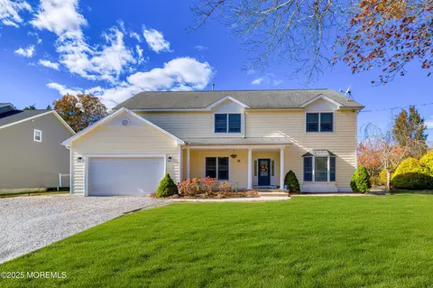 11 Greenbriar Dr, Little Egg Harbor, NJ 08087