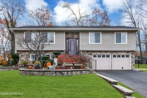 10 Somerset Pl, Matawan, NJ 07747