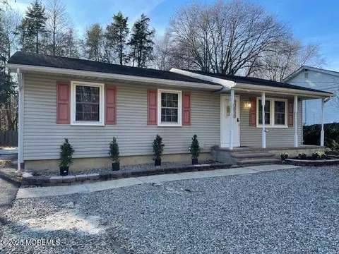 73 S Shore Dr, Toms River, NJ 08753