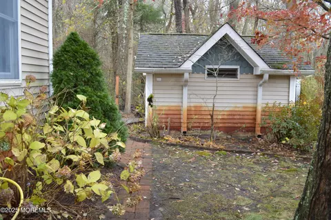 Exterior - 28 Spruce St, Waretown, NJ 08758 photo 12 of 13