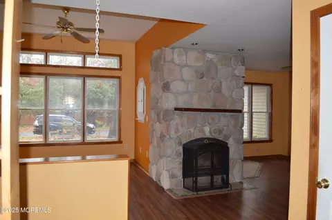Living - 28 Spruce St, Waretown, NJ 08758 photo 2 of 4