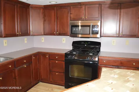Kitchen - 28 Spruce St, Waretown, NJ 08758 photo 1 of 12