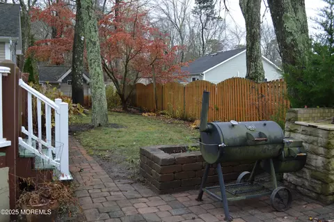 Exterior - 28 Spruce St, Waretown, NJ 08758 photo 9 of 13