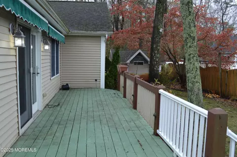 Exterior - 28 Spruce St, Waretown, NJ 08758 photo 10 of 13