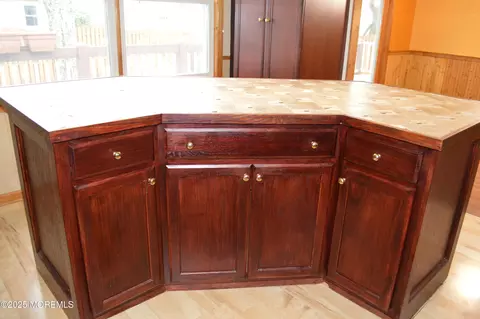 Kitchen - 28 Spruce St, Waretown, NJ 08758 photo 7 of 12