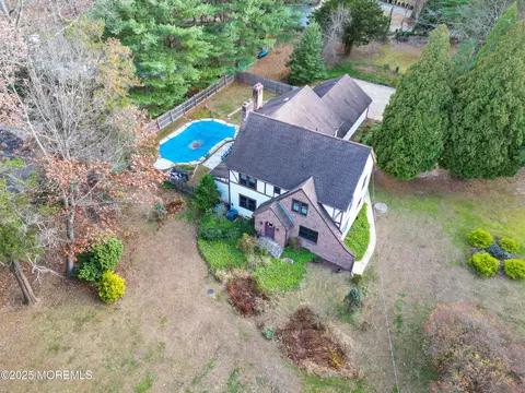 1 Derby Ln, East Brunswick, NJ 08816