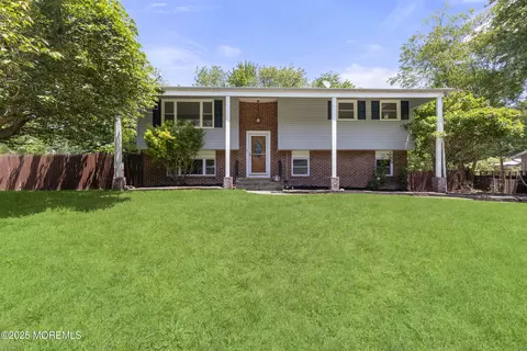 5 S Dakota Ave, Jackson, NJ 08527