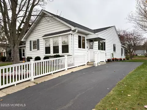 10 Constitution Blvd #B, Whiting, NJ 08759