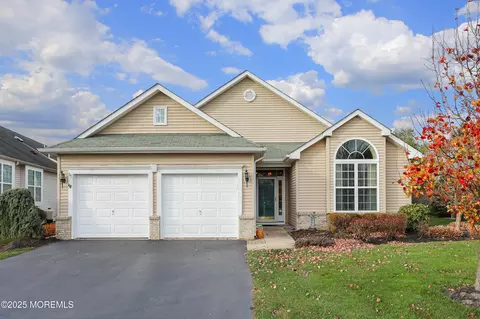 707 Michael Ct, Lakewood, NJ 08701