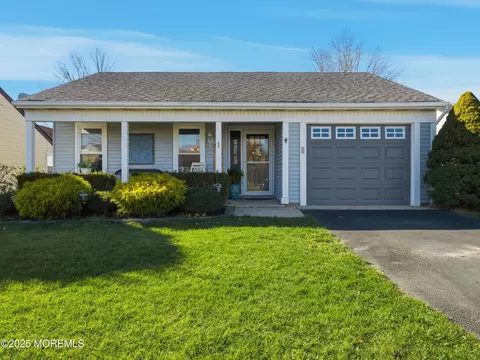 3 Oakham Row, Manchester, NJ 08759