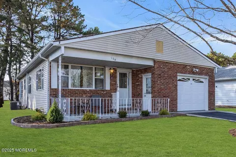 148 Davenport Rd, Toms River, NJ 08757