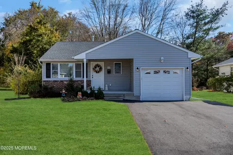 50 Golden Glow Circus, Toms River, NJ 08755