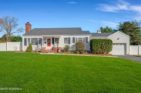 67 Victoria Pl, Red Bank, NJ 07701