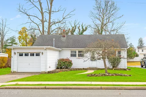 905 Wall Rd, Spring Lake Heights, NJ 07762
