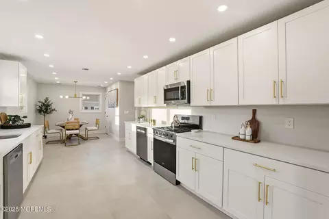 Kitchen - 71 E Connecticut Concourse, Jackson, NJ 08527 photo 5 of 5