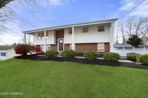 Exterior - 71 E Connecticut Concourse, Jackson, NJ 08527 photo 2 of 5