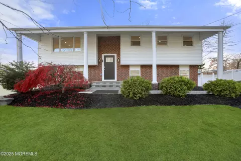 71 E Connecticut Concourse, Jackson, NJ 08527