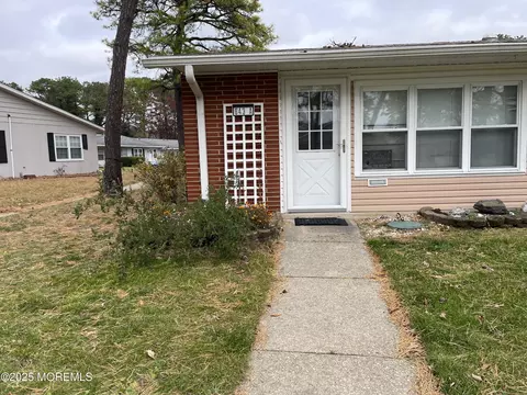 643 Plymouth Dr # A, Lakewood, NJ 08701
