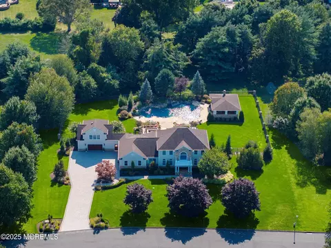 10 Yellow Brook Rd, Holmdel, NJ 07733