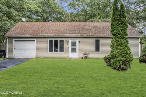 32 1st St, Barnegat, NJ 08005