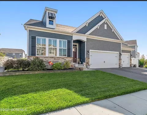 163 Bradshaw Dr, Manahawkin, NJ 08050