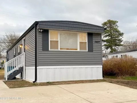 3487 Detroiter St, Browns Mills, NJ 08015