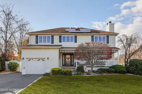 2 Columbia Dr, Tinton Falls, NJ 07724