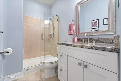 Bath - 43 Marlow Dr, Jackson, NJ 08527 photo 1 of 7