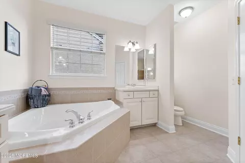 Bath - 43 Marlow Dr, Jackson, NJ 08527 photo 6 of 7