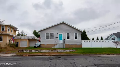 923 Woodland Ave, Wall, NJ 07719