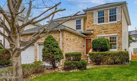 5 Osprey Ct, Marlboro, NJ 07746