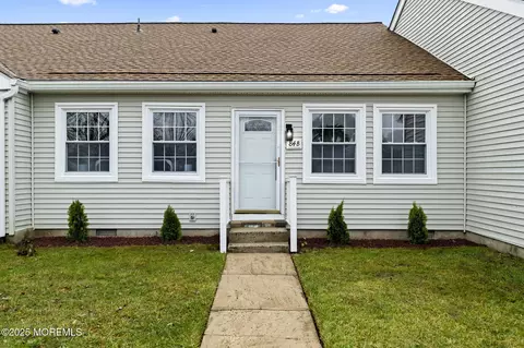 84 Parkway Dr #B, Freehold, NJ 07728