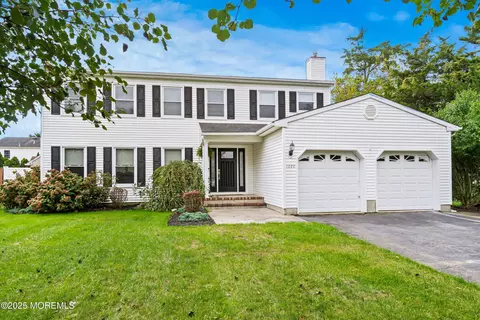 1020 Gregory Ter, Toms River, NJ 08753