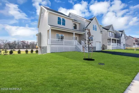 122 Arch Way, Toms River, NJ 08755