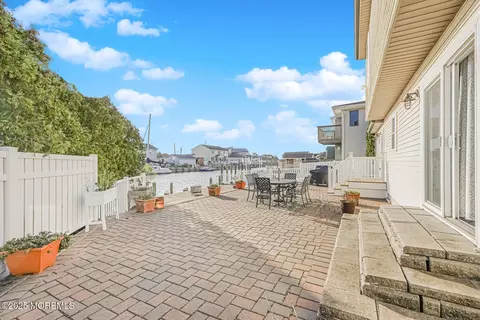 1001 Painter Pt, Lanoka Harbor, NJ 08734