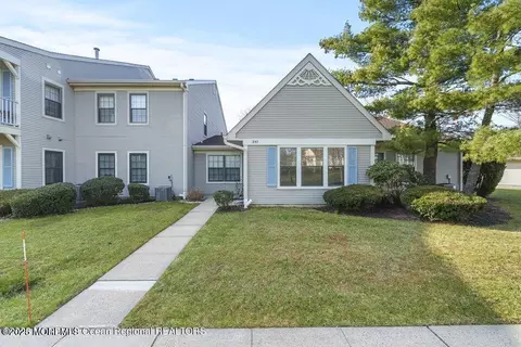 237 Wycoff Way W, East Brunswick, NJ 08816